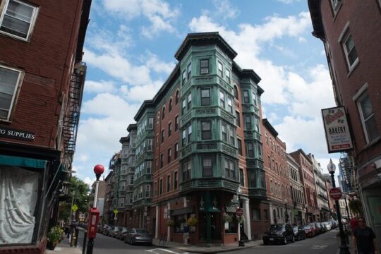 Boston Small-Group Walking Food Tour With Tastings