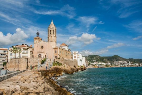 Tarragona and Sitges Tour with Small Group and Hotel Pick Up