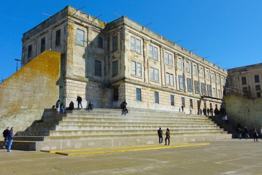 Alcatraz and Golden Gate Bridge to Sausalito Guided Bike Tour