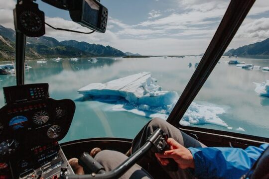Extended Bear Glacier Scenic Flight