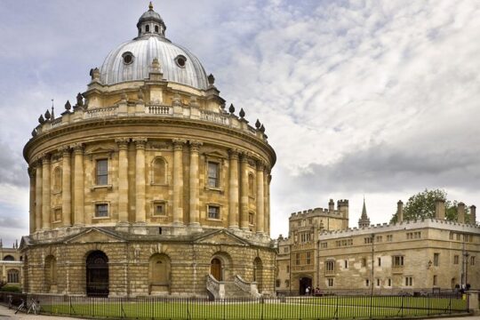 Windsor Castle, Stonehenge and Oxford Day Tour from London