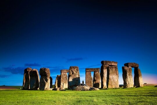 London to Stonehenge Shuttle Bus and Independent Day Trip