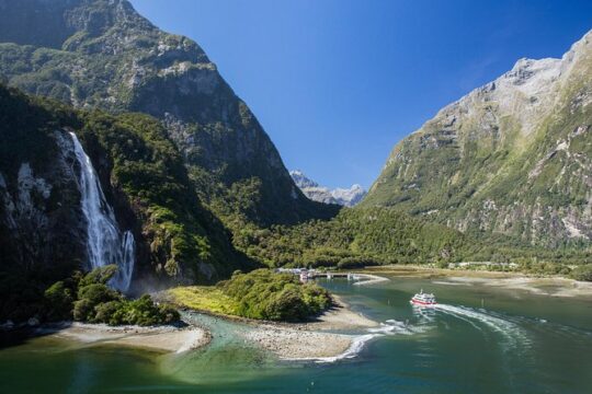 Milford Sound Nature Cruise with Southern Discoveries