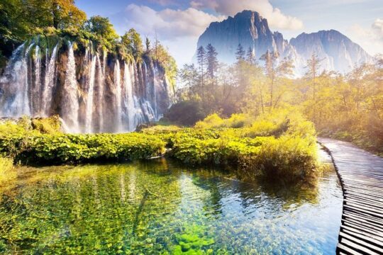 Zagreb to Split Group Transfer with Plitvice Lakes Tour (Included: Entry Ticket)