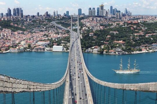 Istanbul Shore Excursion: Small-Group Bosphorus Cruise and Istanbul Egyptian Bazaar