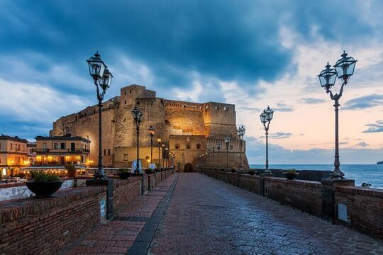 Private Sightseeing Tour in Naples by Vespa
