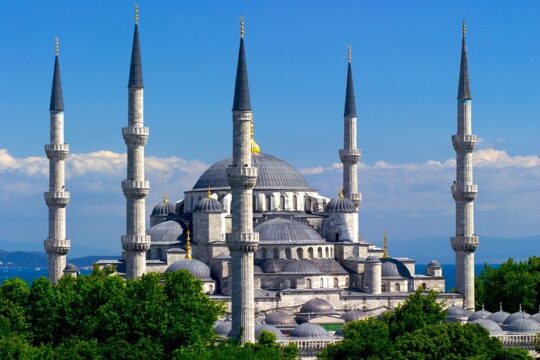 Full Day: Classic Istanbul Tour Including Blue Mosque, Hippodrome, Hagia Sophia and Topkapi Palace