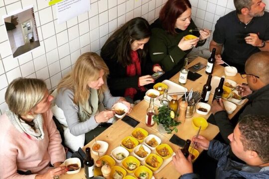 East Meets West: Kreuzberg and Neukölln Walking Food Tour in Berlin