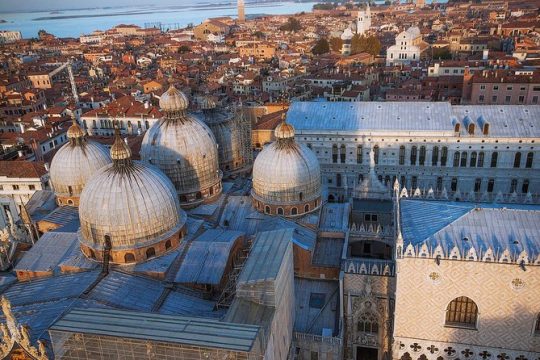 Venice Walking Tour plus Skip the Lines Doge's Palace and St Mark's Basilica Tours