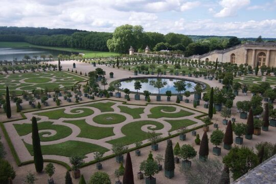 Versailles Palace and Gardens Tour by Train from Paris with Skip-the-Line