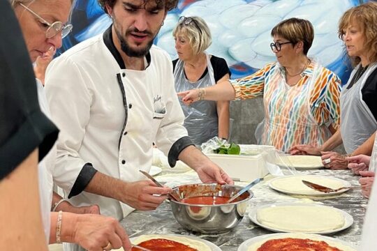 Authentic pizza class, secret dough, appetizer and drink included