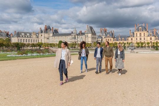 Fontainebleau and Vaux le Vicomte Chateaux Day Trip from Paris