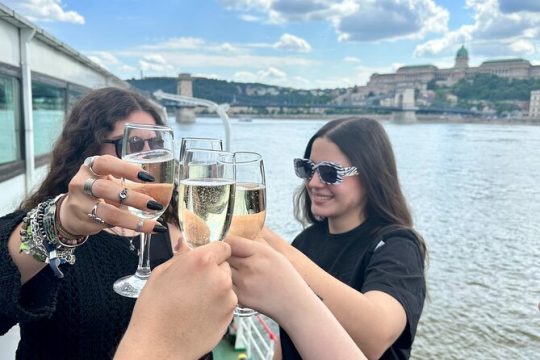 Summer Danube Brunch Cruise in Budapest
