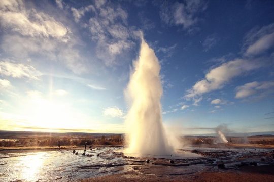 Golden Circle & Kerið Day Tour by Minibus from Reykjavik