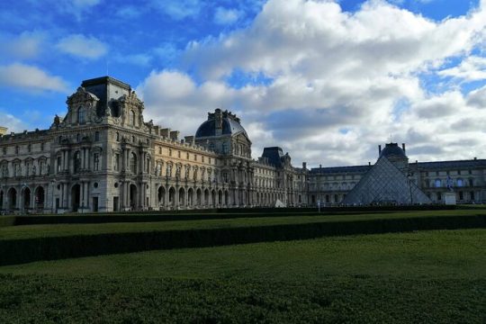 Louvre Highlights Tour for Kids with Skip the Ticket Line