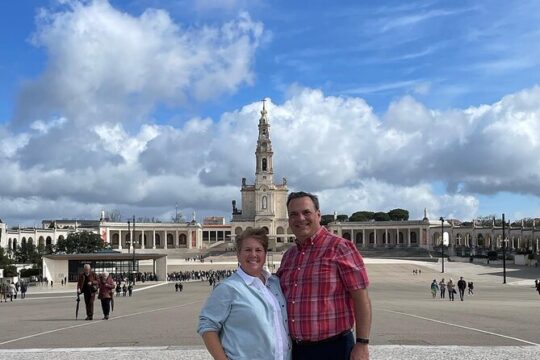 Fátima, monastery of Batalha, Nazaré and Óbidos in Private Tour