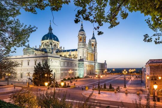 Madrid Walking Tour at Sunset with Optional Flamenco Show