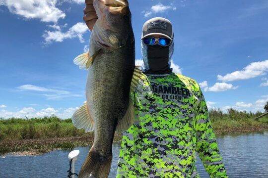 Private Pontoon Fishing Charter on Lake Tohopekaliga in Florida (4 or 6-Hours)
