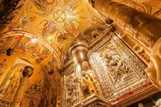 Montserrat Tour with Lunch and Gourmet Wine Tasting