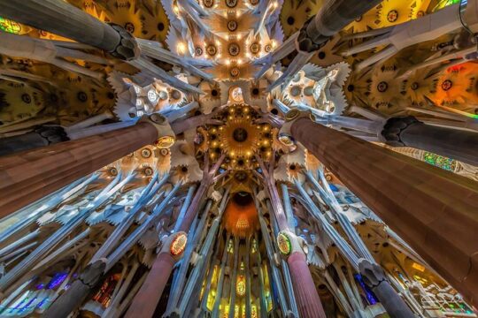 Best of Barcelona Private Tour: Sagrada Familia and Old Town with Hotel Pick-up