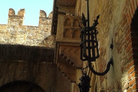 Passionate Verona: Living Romeo and Juliet's Story
