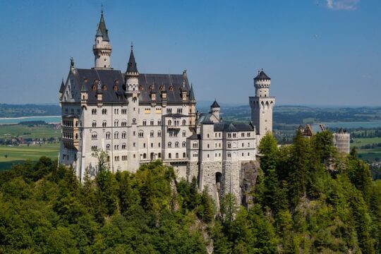 Neuschwanstein and Linderhof Castle Small-Group Premium All-Inc Tour from Munich