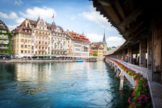 Lucerne Walking and Boat Tour: The Best Swiss Experience