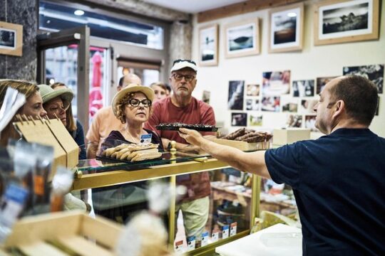 Lyon Old Town Half-Day Walking Food Tour with Local Specialties Tasting & Lunch
