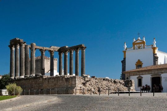 Small-Group Évora and Almendres Cromlech Full Day Tour from Lisbon