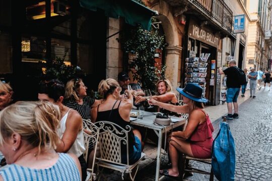 The Verona Food, Wine & history, Lunch/sunset aperitif & skip the line cable car