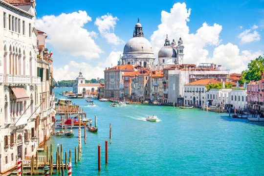 Semi Private or Private Grand Canal 1-Hour Boat Tour