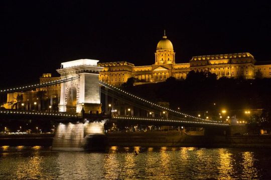 Budapest Night Walking Tour with Danube River Cruise