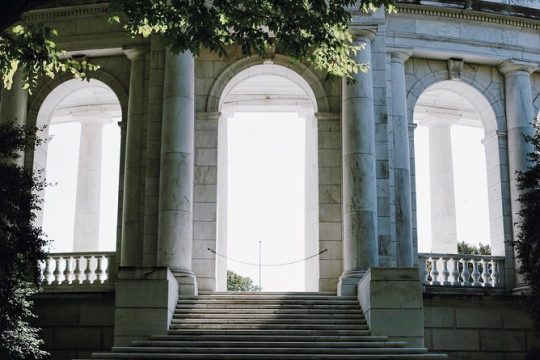 Arlington Cemetery & Changing of the Guard Exclusive Guided Tour