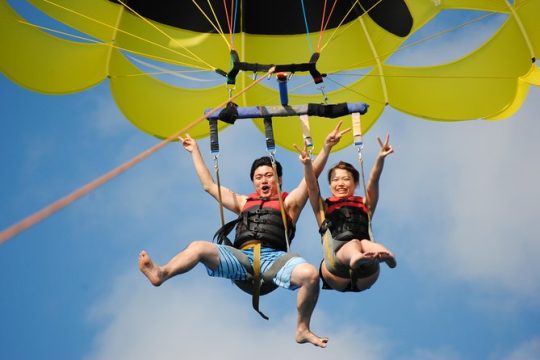 Maunalua Bay Higher Flyer Parasailing Adventure
