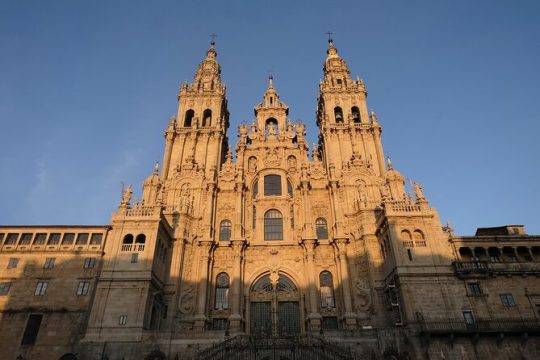 Santiago de Compostela: Private Tour with Lunch Included