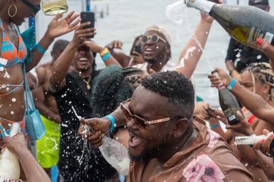 Hip Hop Sessions Boat Party Cancun (Adults only)