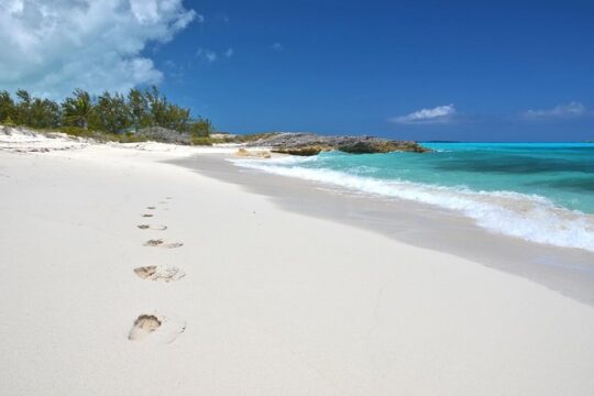 Full-Day 27ft Dream Life Private Charter in Nassau