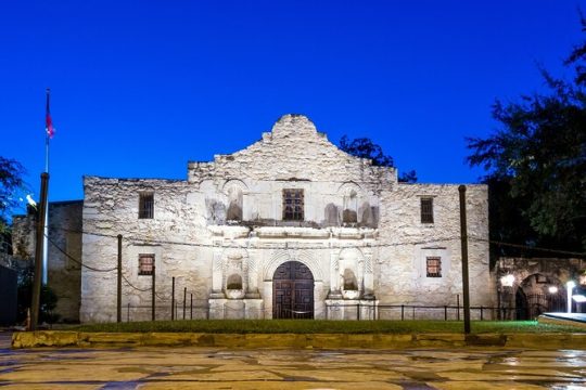 Private Custom Walking Tour with a Local Guide in San Antonio