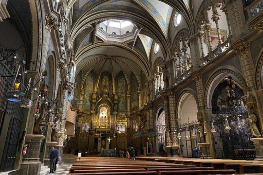 Historical Montserrat Half-Day Hiking Tour from Barcelona