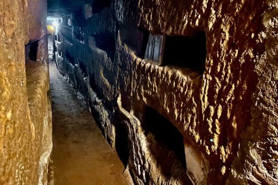 Private Express Tour of Roman Catacombs with Transfer
