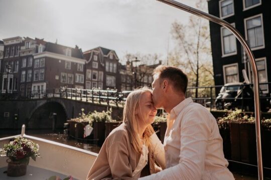 Mini Private Romantic Canal tour Amsterdam for 2