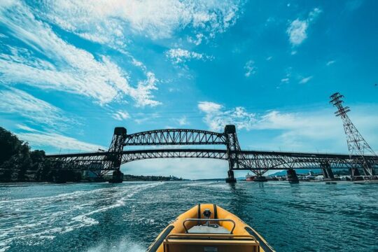 Sea Vancouver City and Waterfalls Tour