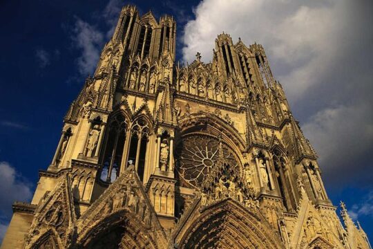 Champagne VIP Day Trip from Paris With Local PRIVATE Wine Expert Guide