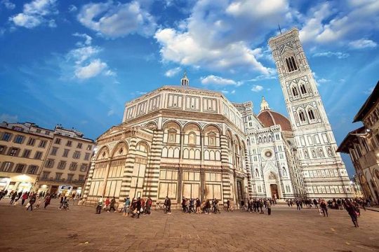 Skip the line: Uffizi small group and walking tour of Florence