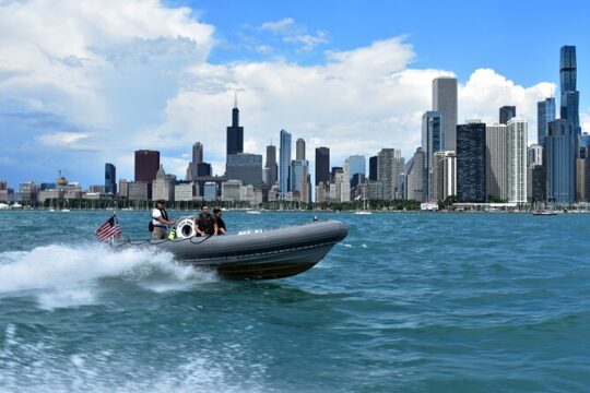 Small Group River Boat Tour in Chicago