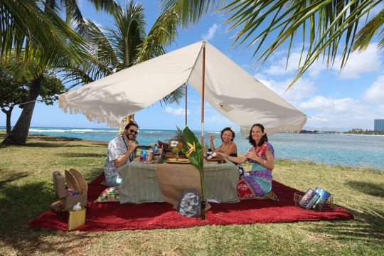 2-Hour Aloha Picnic & Photoshoot for up to Eight in Honolulu