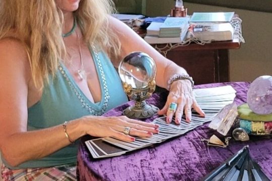 1 Hour Private Tarot Reading in Wilmington