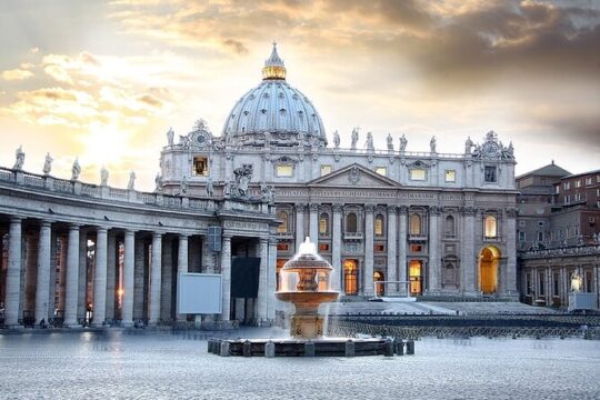 Skip-The-Line: Sistine Chapel & Vatican Tour with A Live Guide