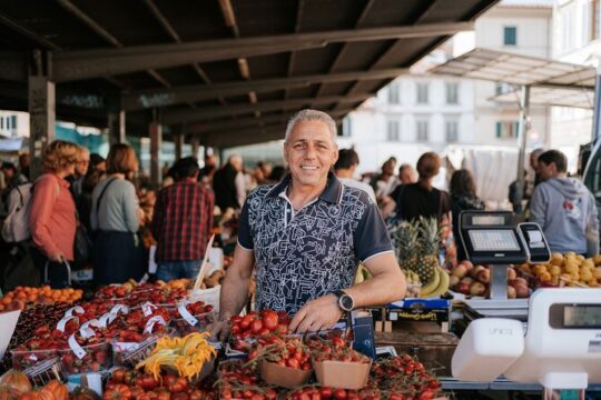 Florence: Tastes & Traditions Sant'Ambrogiod Market & Food Tour