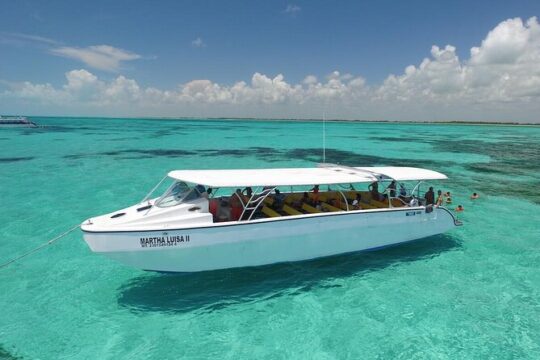 Live the amazing Private Boat Trip to Isla Mujeres + Transfer from Cancun